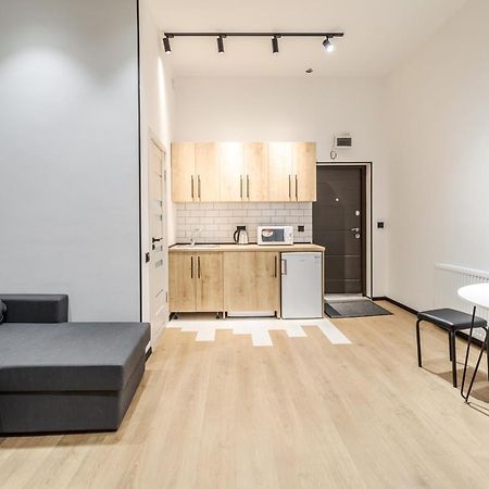 Modern Apartment In The Old City Leopoli Esterno foto