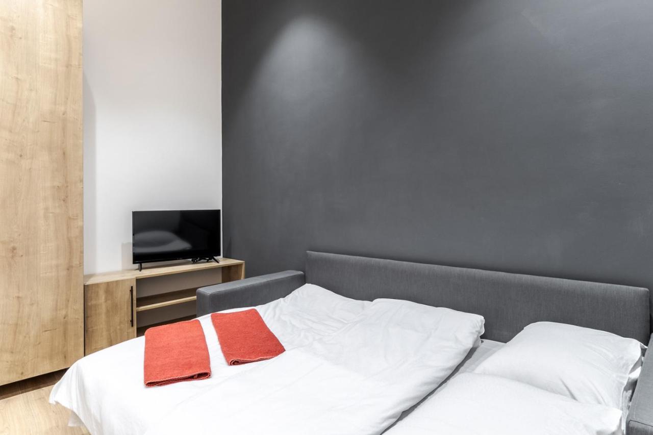 Modern Apartment In The Old City Leopoli Esterno foto