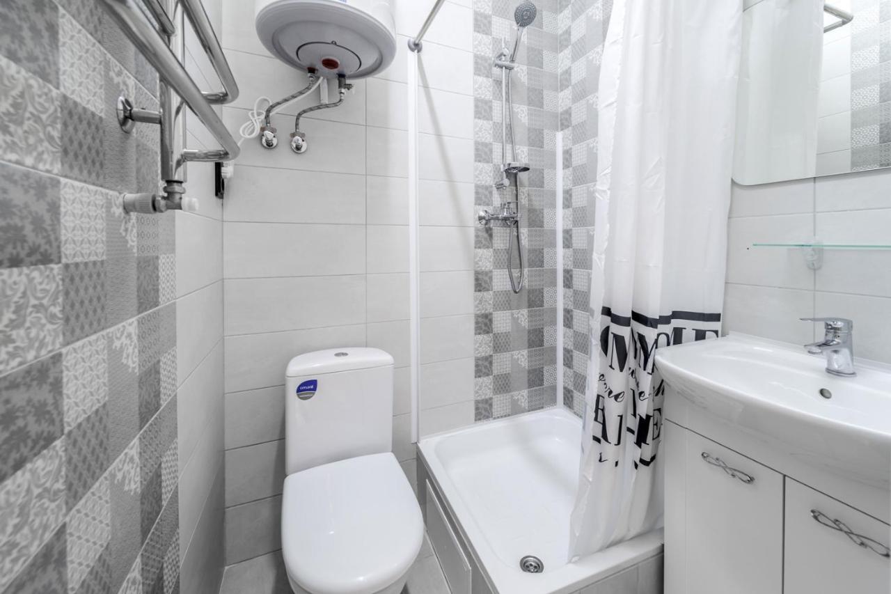 Modern Apartment In The Old City Leopoli Esterno foto