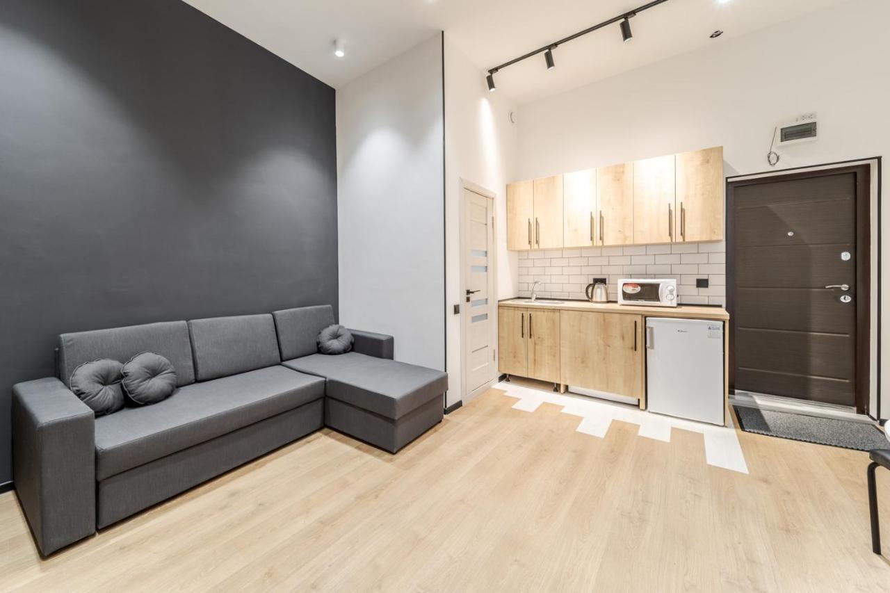 Modern Apartment In The Old City Leopoli Esterno foto
