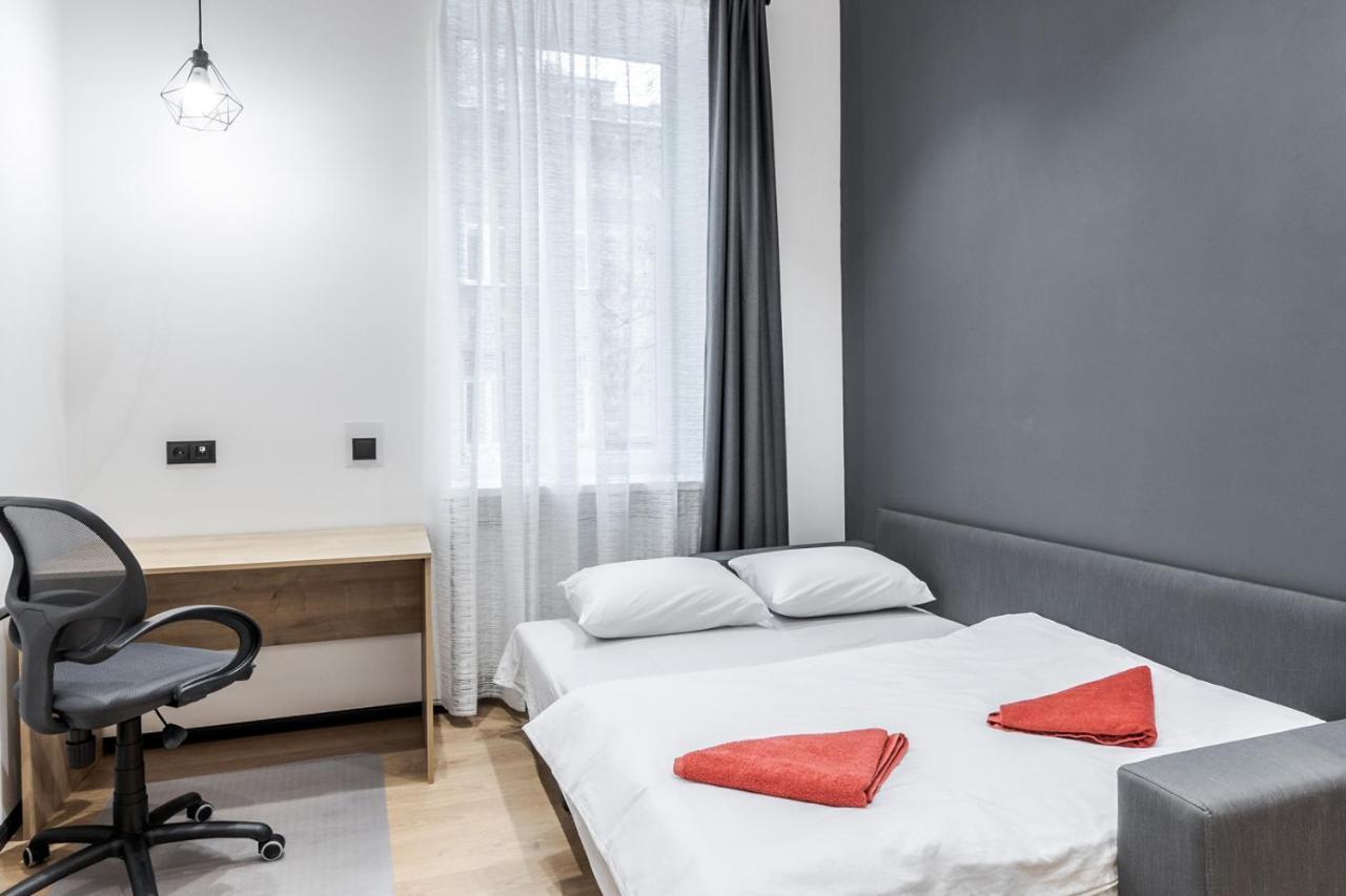 Modern Apartment In The Old City Leopoli Esterno foto