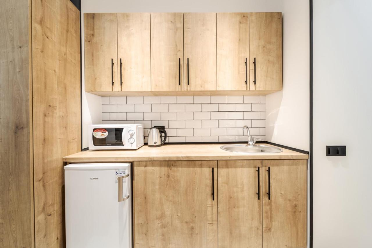 Modern Apartment In The Old City Leopoli Esterno foto