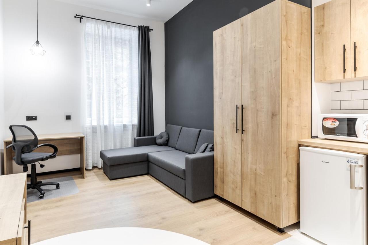 Modern Apartment In The Old City Leopoli Esterno foto