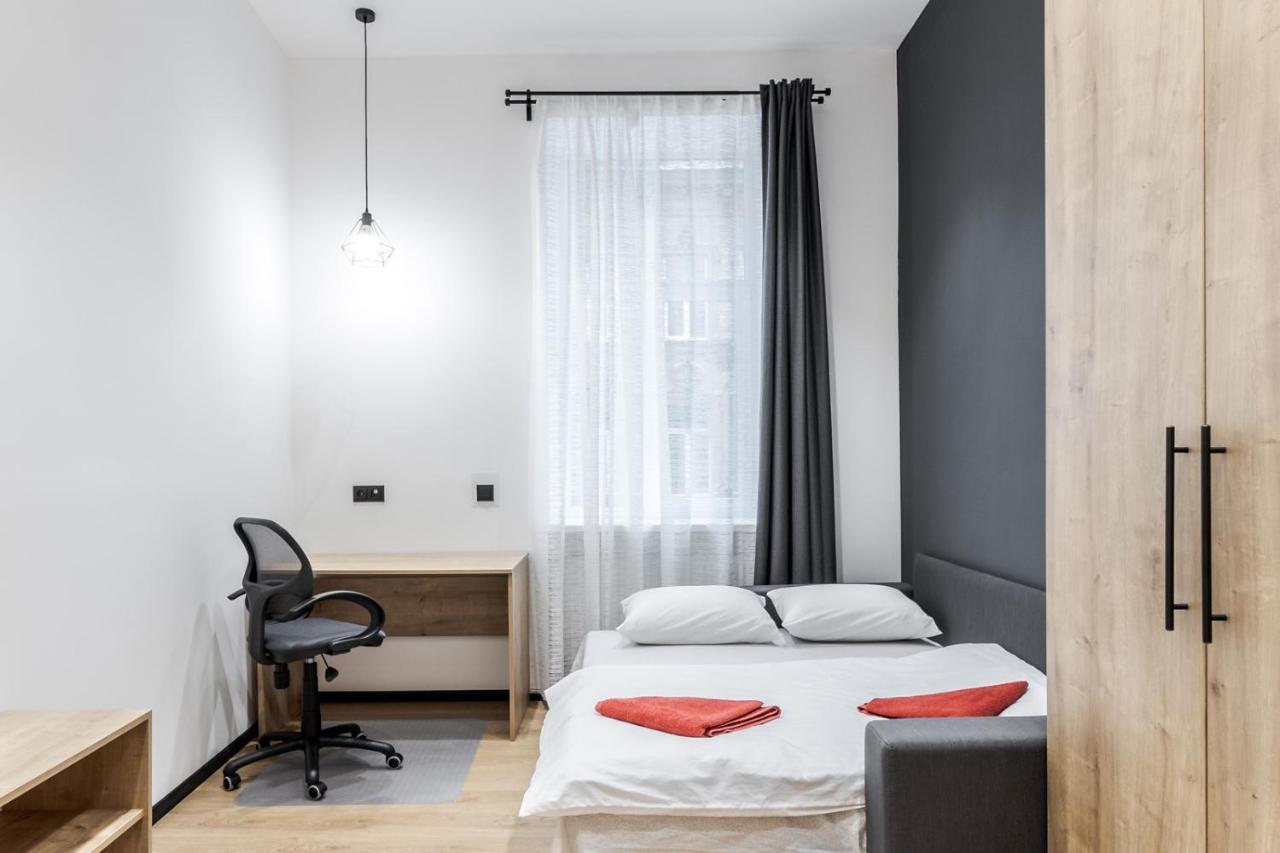 Modern Apartment In The Old City Leopoli Esterno foto