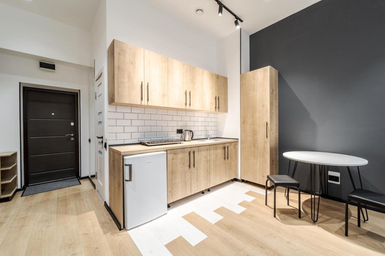 Modern Apartment In The Old City Leopoli Esterno foto