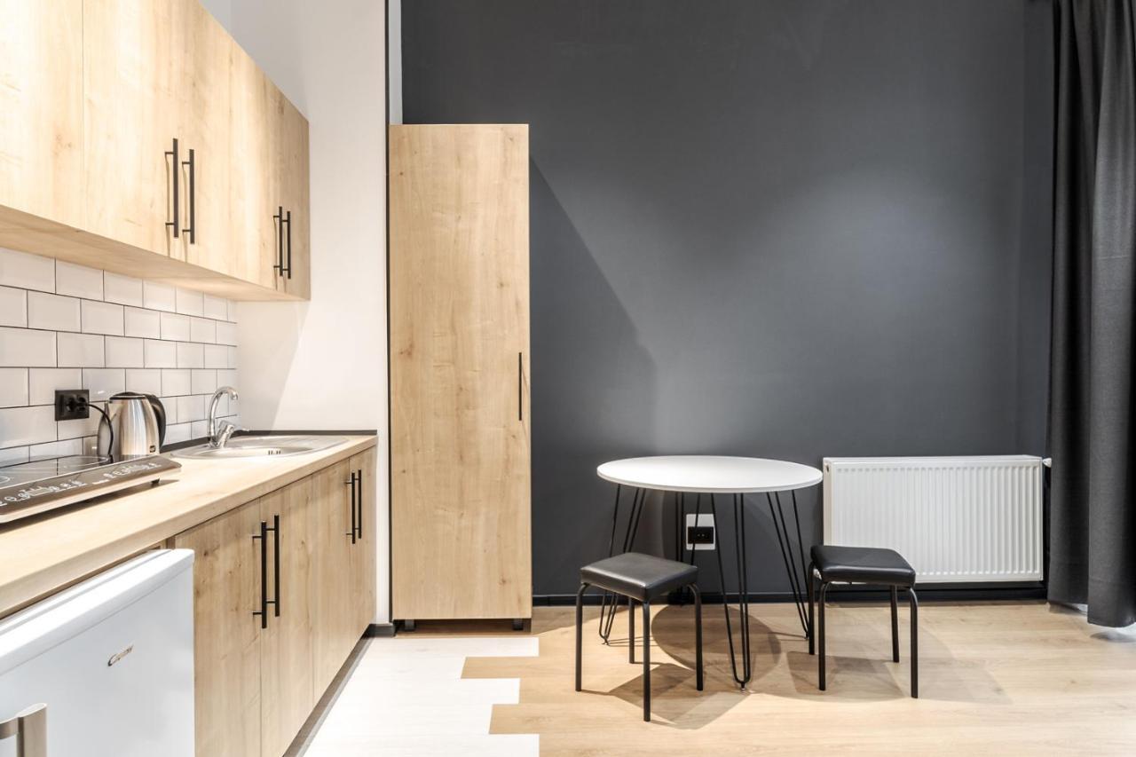 Modern Apartment In The Old City Leopoli Esterno foto